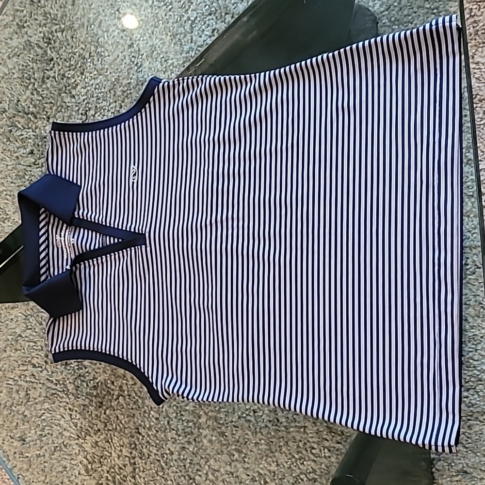 Vineyard vines XS performance top